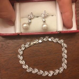 Bracelet and earring set